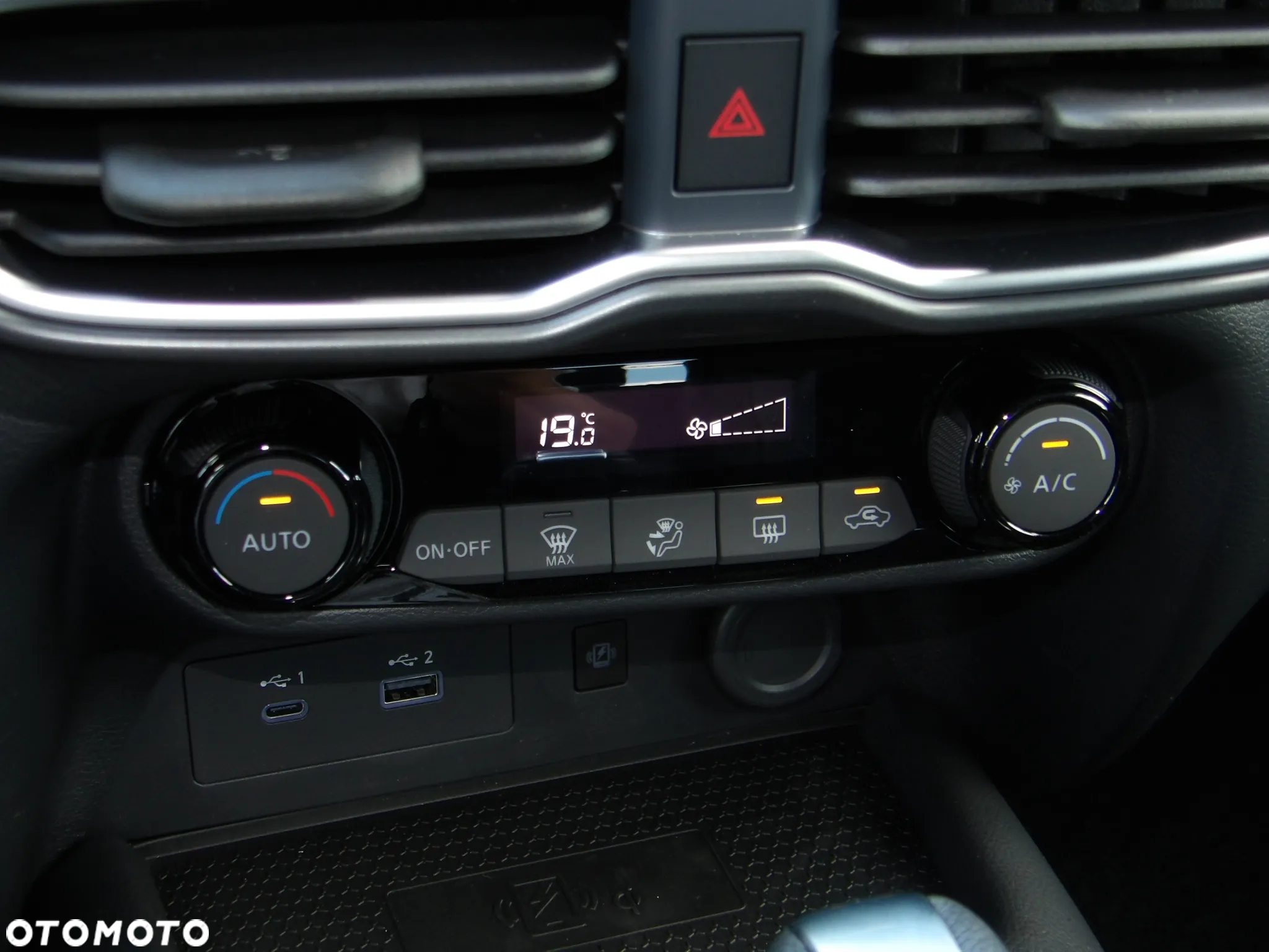 Nissan Juke 1.0 DIG-T N-Connecta DCT - 21