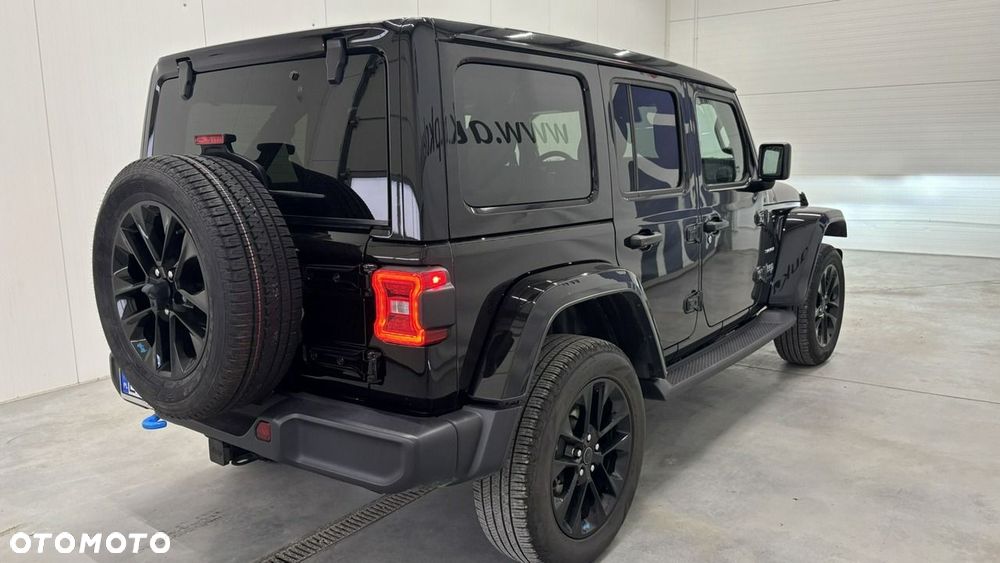 Jeep Wrangler - 4