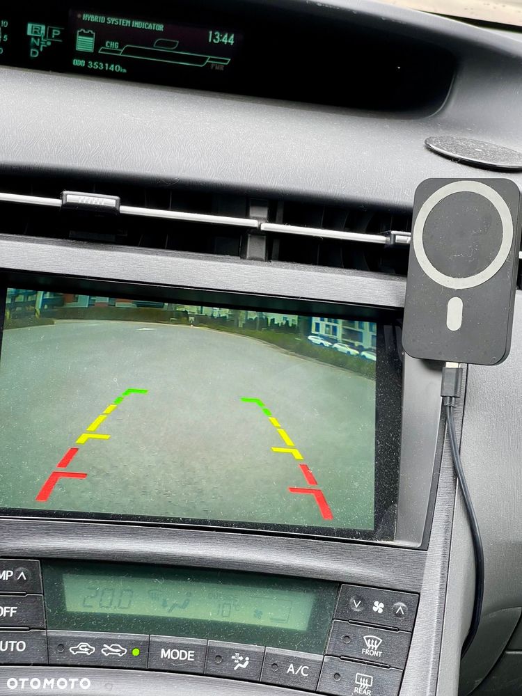 Toyota Prius 1.8 HSD Sol - 13