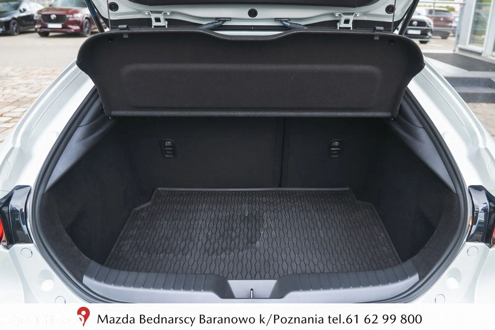 Mazda 3 2.0 mHEV Takumi - 16