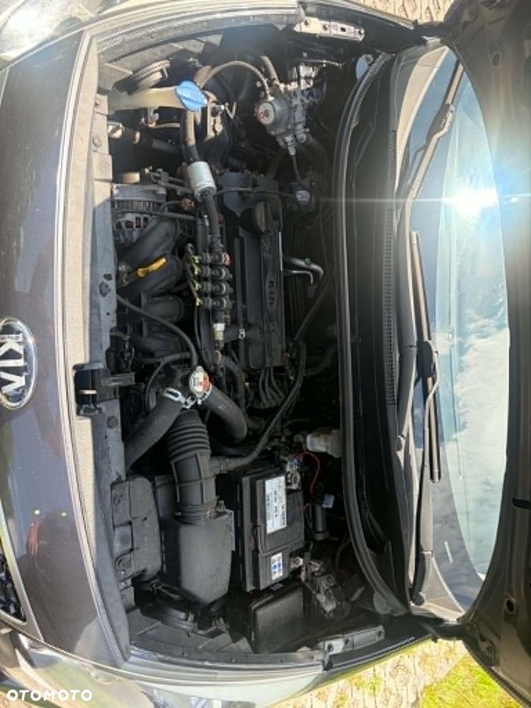 Kia Rio 1.2 L - 11