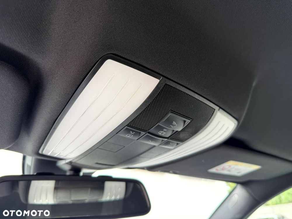 Mercedes-Benz Klasa E 220 CDI DPF BlueEFFICIENCY Automatik Avantgarde - 28