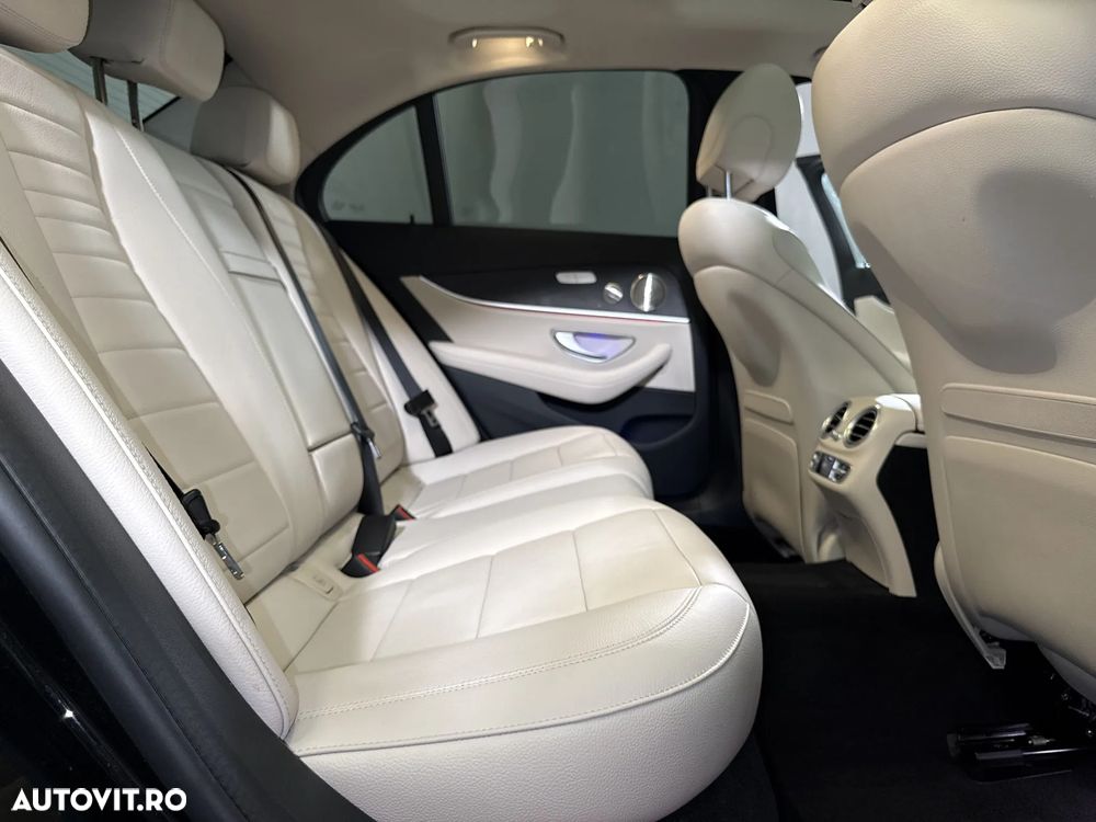Mercedes-Benz E 220 d 4MATIC 9G-TRONIC AMG Line - 13