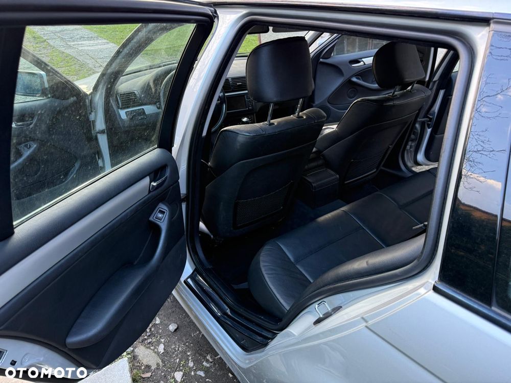 BMW Seria 3 330ix - 10