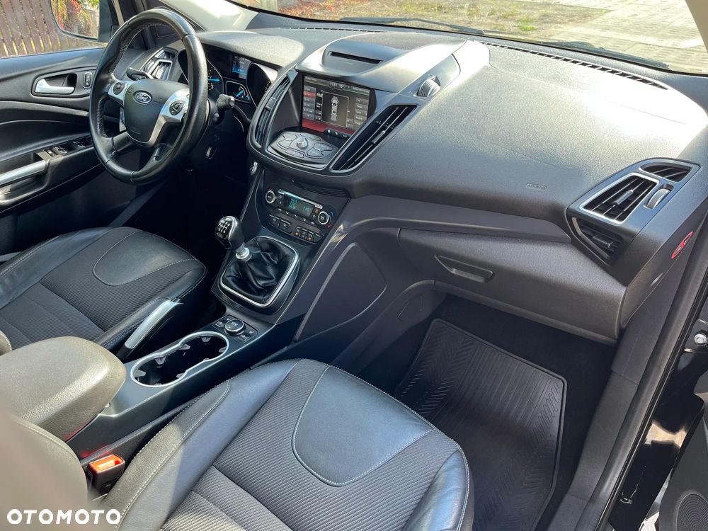 Ford Kuga 2.0 TDCi 2x4 Titanium - 23