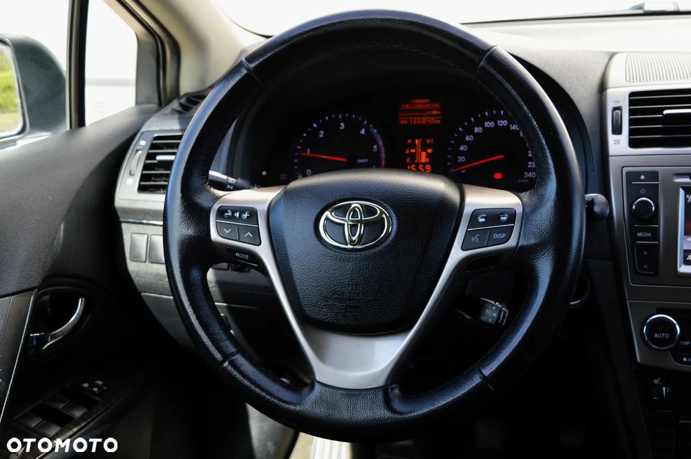 Toyota Avensis 2.0 D-4D Sol - 24