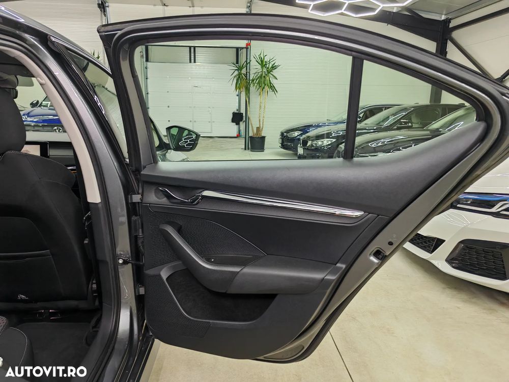 Skoda Octavia 2.0 TDI DSG Sport Edition - 20