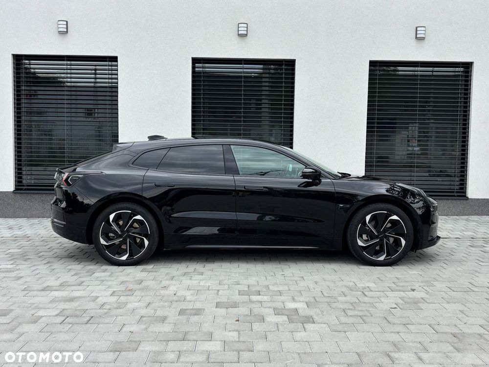 ZEEKR 001 - 9