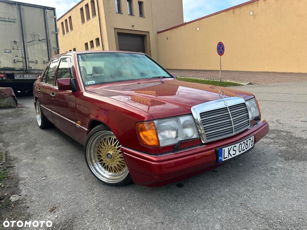 Mercedes-Benz Klasa E 300T E-24 - 2