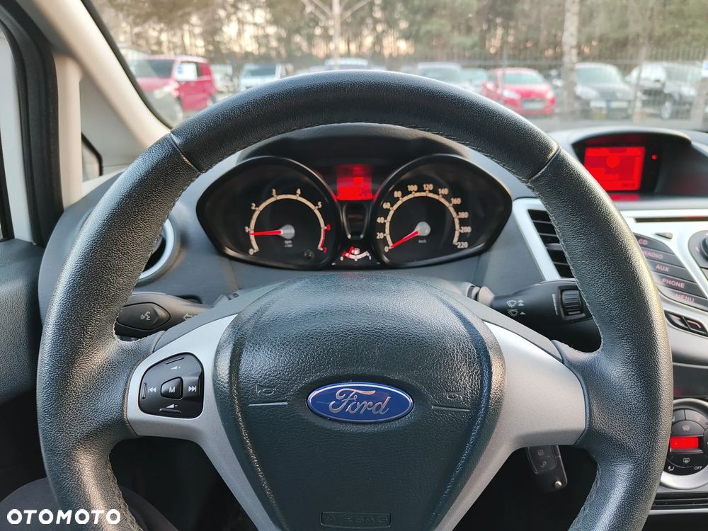 Ford Fiesta 1.25 Champions Edition - 25