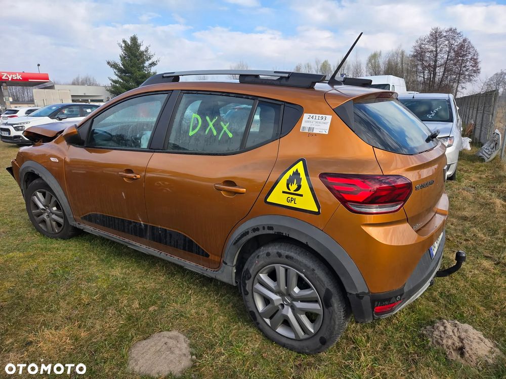 Dacia Sandero Stepway TCe 100 Celebration - 10