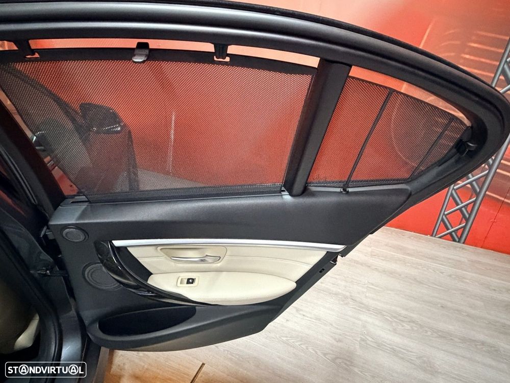 BMW 330 e iPerformance Pack M - 30