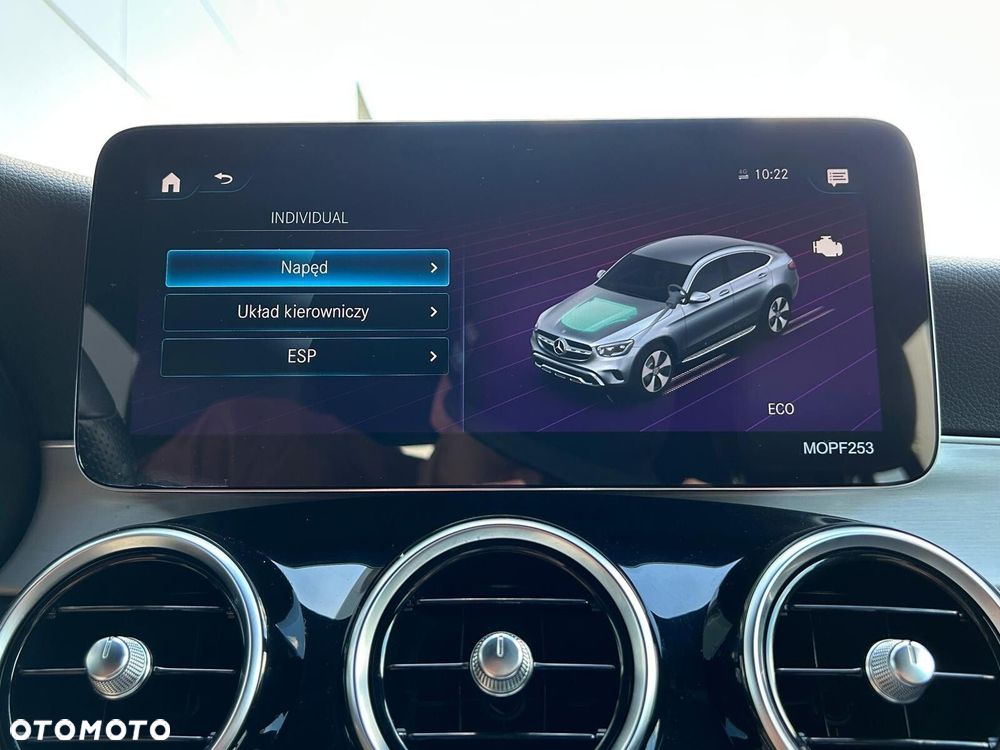 Mercedes-Benz GLC 300 e 4-Matic Business Edition - 32