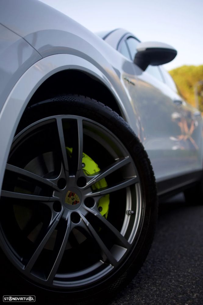 Porsche Cayenne Coupé E-Hybrid - 7