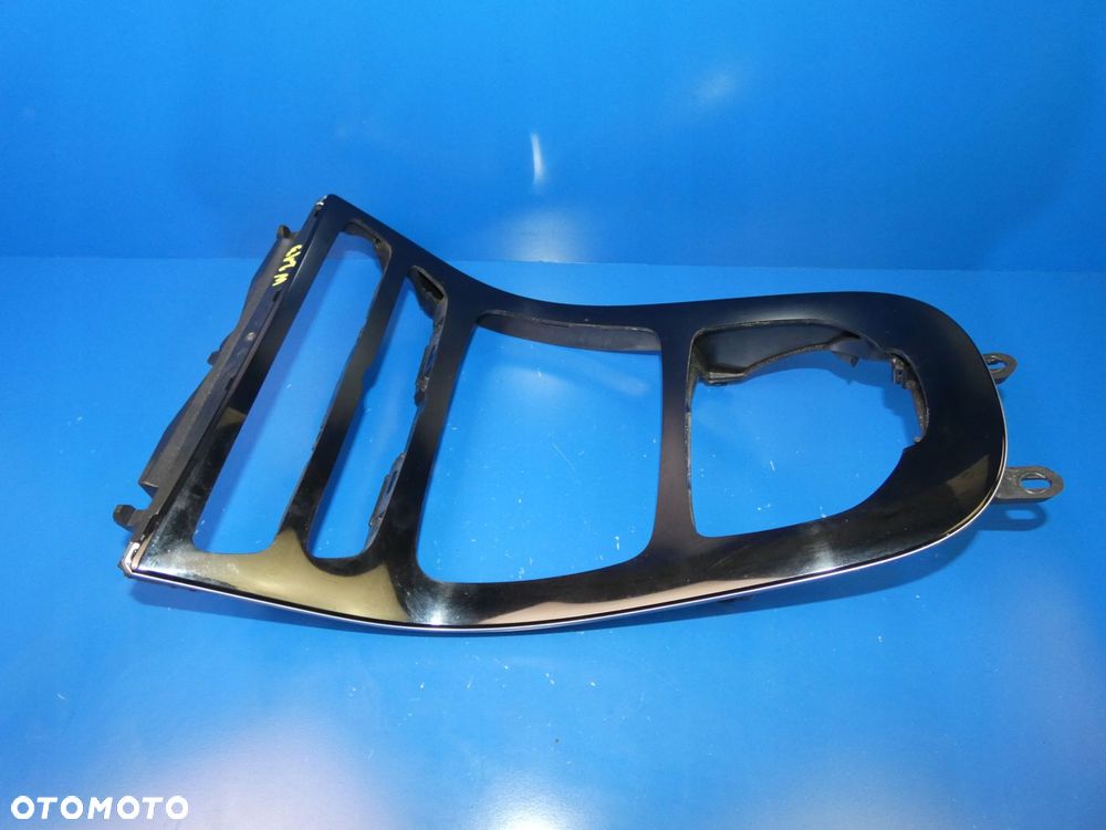 E KLASA W213 RAMKA KONSOLI PANEL DESKI ŚWIATŁOWÓD - 1