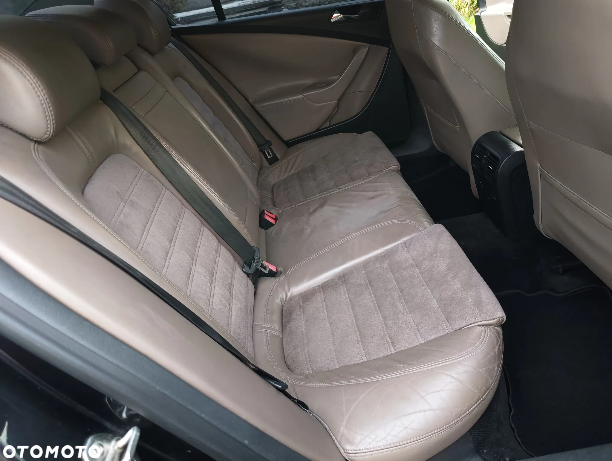 Volkswagen Passat 2.0 TDI DPF Highline - 5