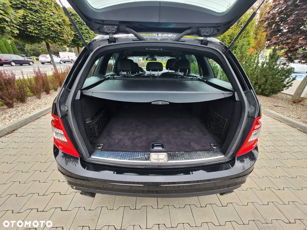 Mercedes-Benz Klasa C 320 CDI DPF 4Matic 7G-TRONIC Avantgarde - 18