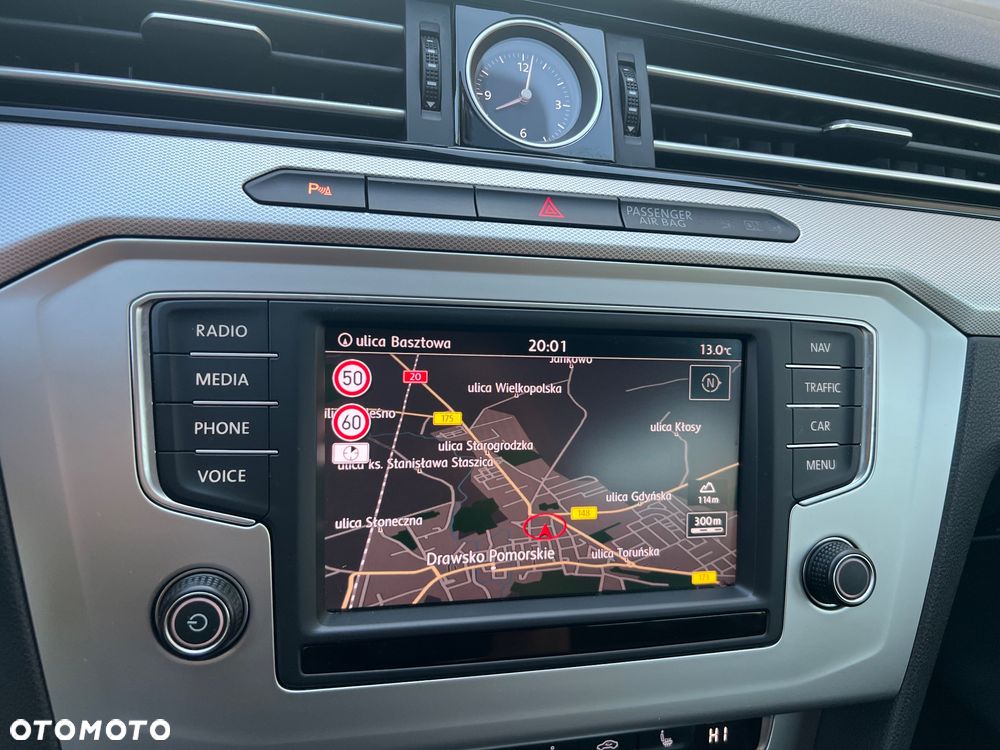 Volkswagen Passat - 18