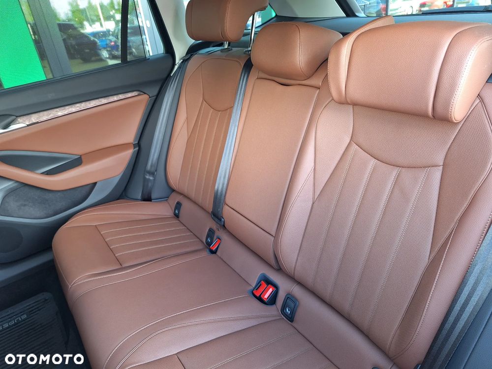 Skoda Superb 2.0 TDI SCR 4x4 L&K DSG - 12