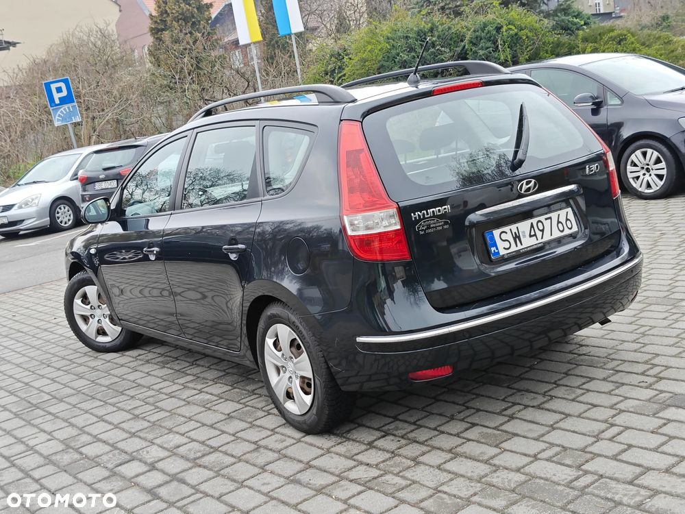 Hyundai i30 1.6 Seasons - 2