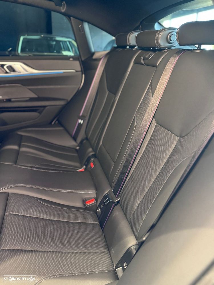 BMW i4 eDrive40 Pack Desportivo M Pro - 54