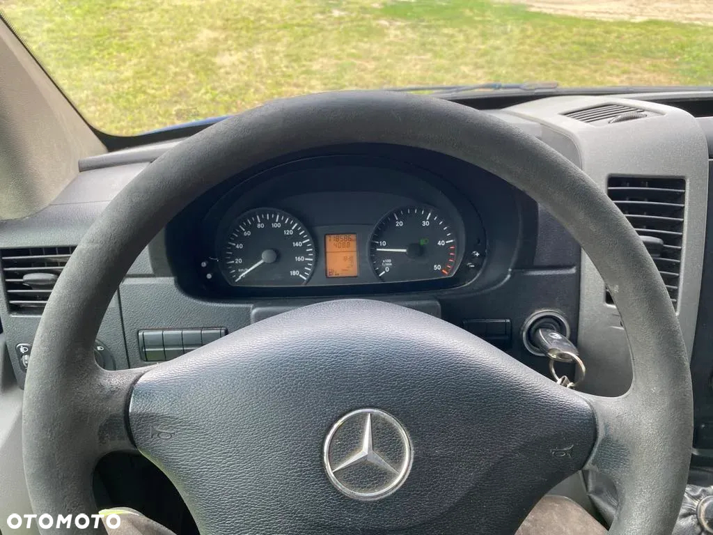Mercedes-Benz Sprinter - 12