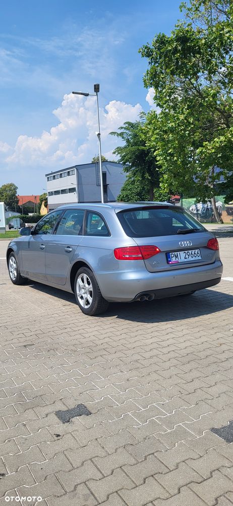 Audi A4 Limousine - 4