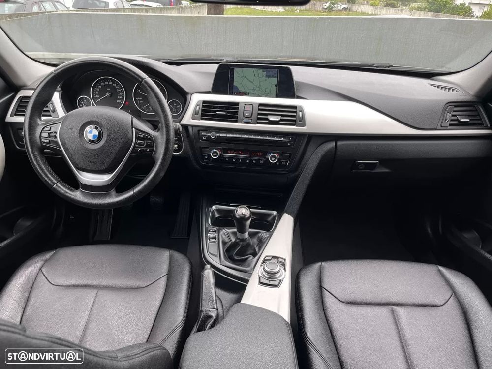 BMW 320 d Touring Line Sport - 29