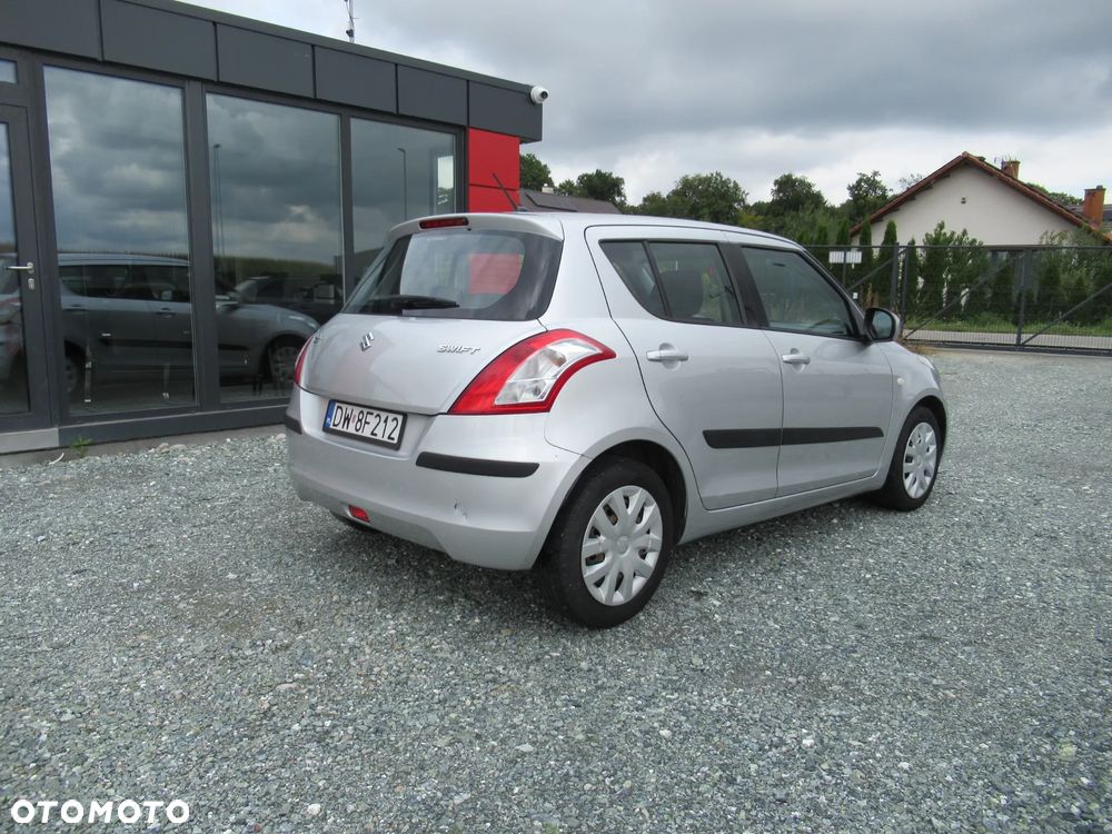 Suzuki Swift - 3