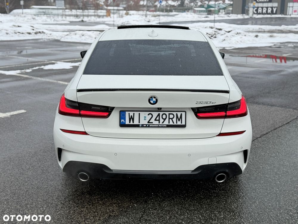 BMW Seria 3 330e M Sport sport - 23