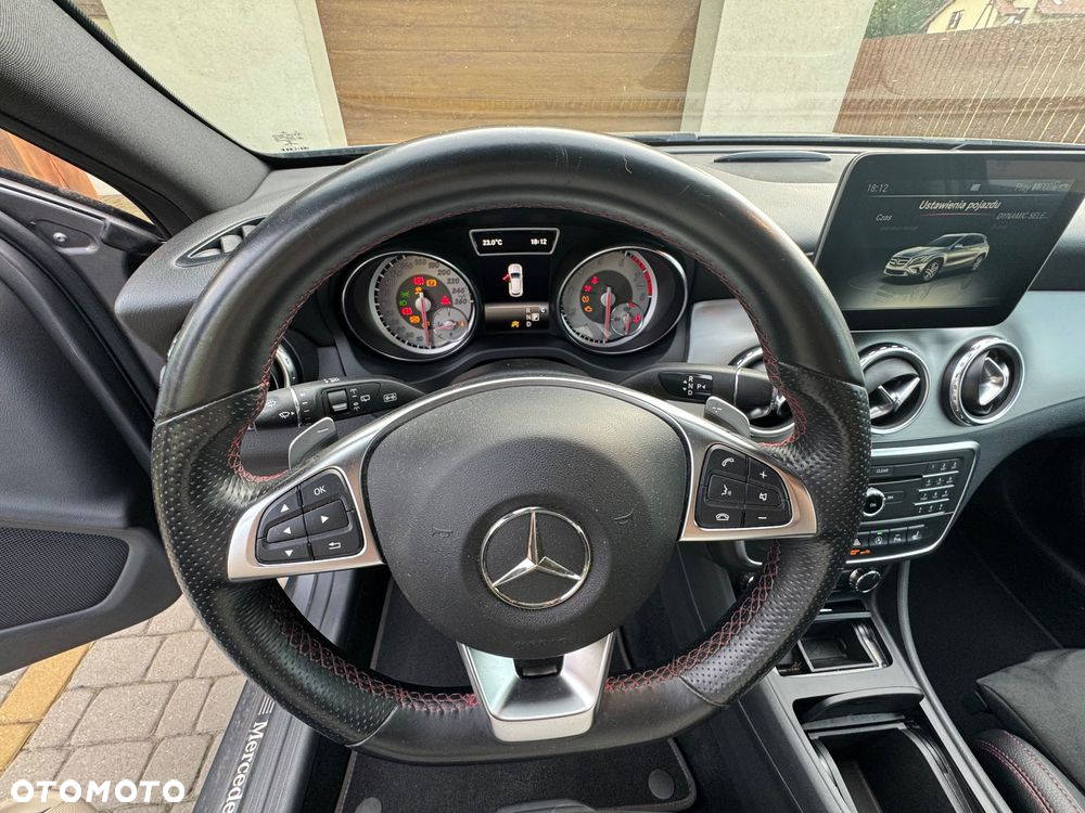 Mercedes-Benz GLA - 9