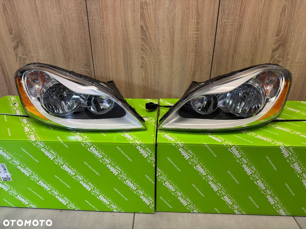 Volvo Xc60 I reflektor przód 09-