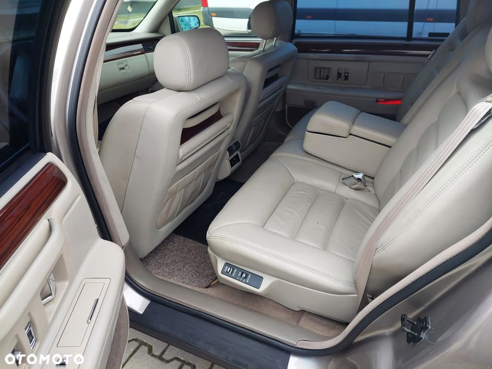 Cadillac Deville 4.6 DTS - 13