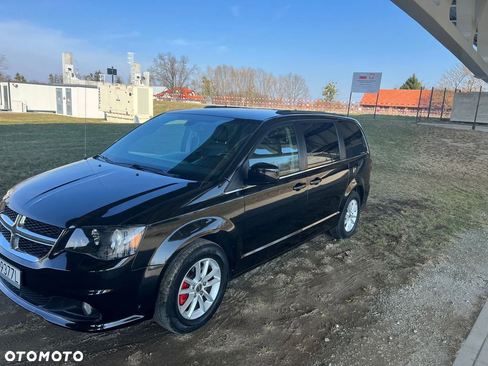 Dodge Grand Caravan - 4