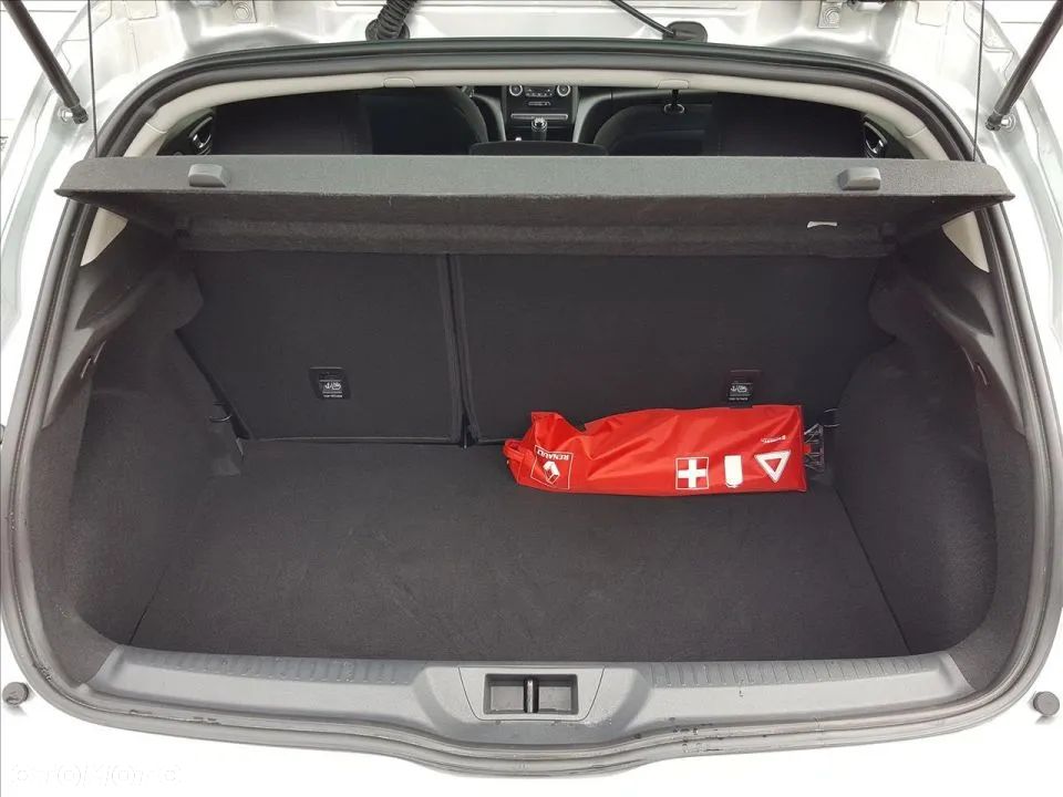 Renault Megane 1.6 SCe Zen - 27