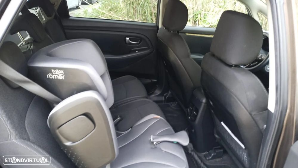 Kia Carens 1.7 CRDi ISG EX - 21