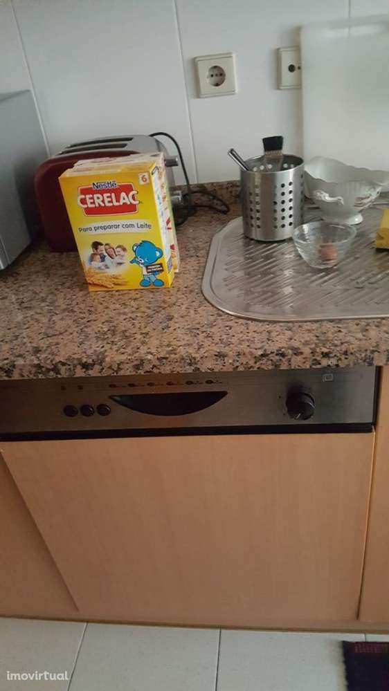 T2 - Apartamento T2  mobilado e equipado – a 1 minuto a pé do Metro - Grande imagem: 3/15