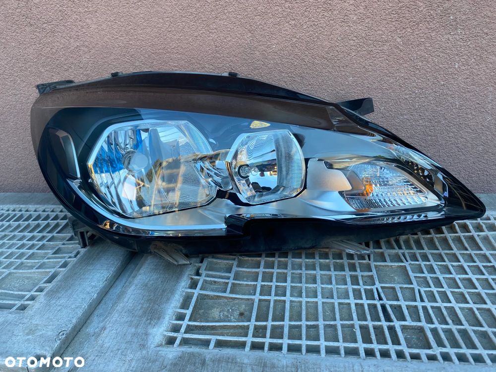 lampa peugeot 308 T9 H7 prawa eu eu cała - 2