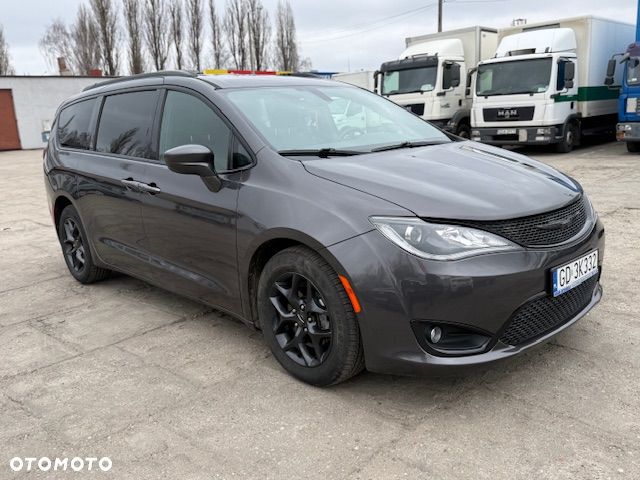 Chrysler Pacifica - 3