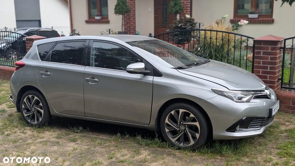 Toyota Auris 1.6 Premium - 2