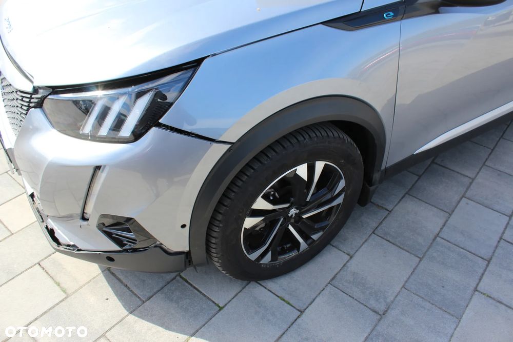 Peugeot 2008 GT+ - 11