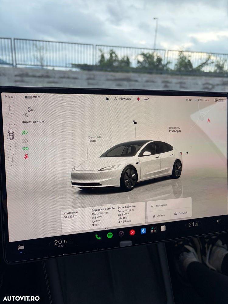 Tesla Model 3 - 8
