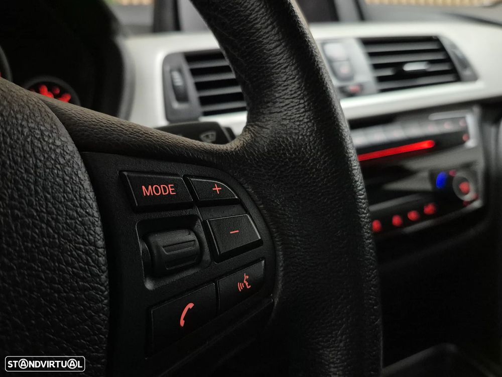 BMW 330 e iPerformance Advantage - 23