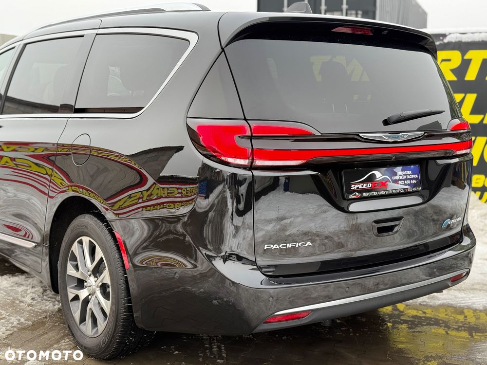 Chrysler Pacifica - 8