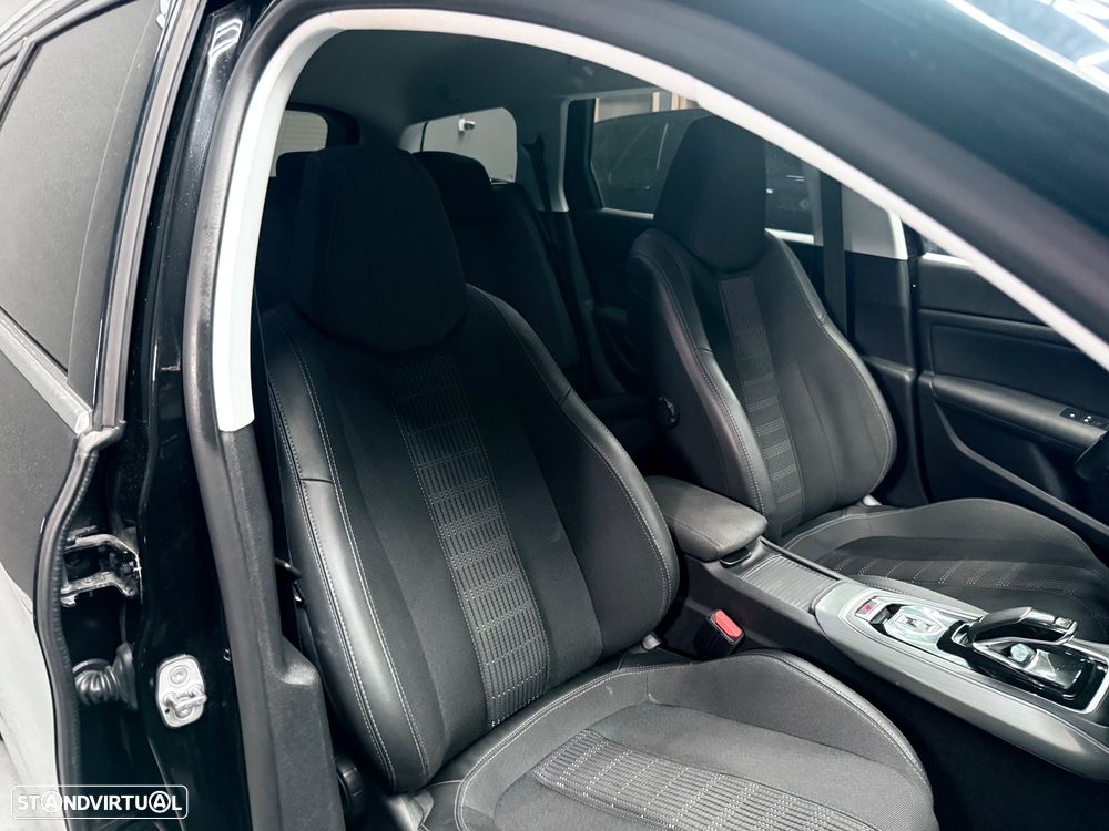 Peugeot 308 SW BlueHDi 130 EAT8 Allure - 13