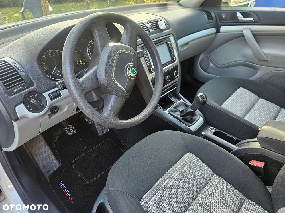 Skoda Octavia 1.6 Ambition - 4