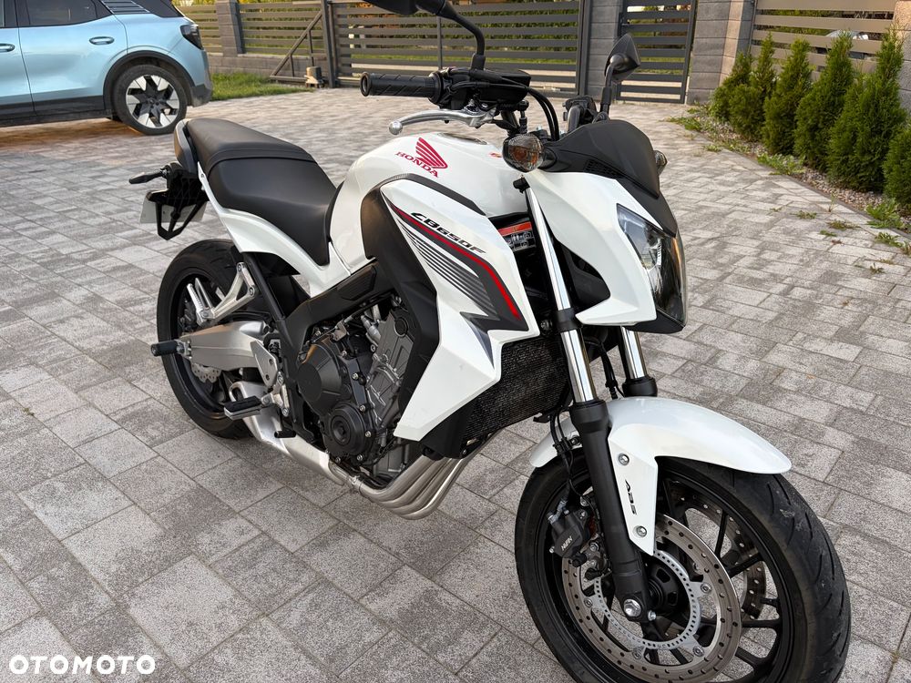 Honda CB - 12
