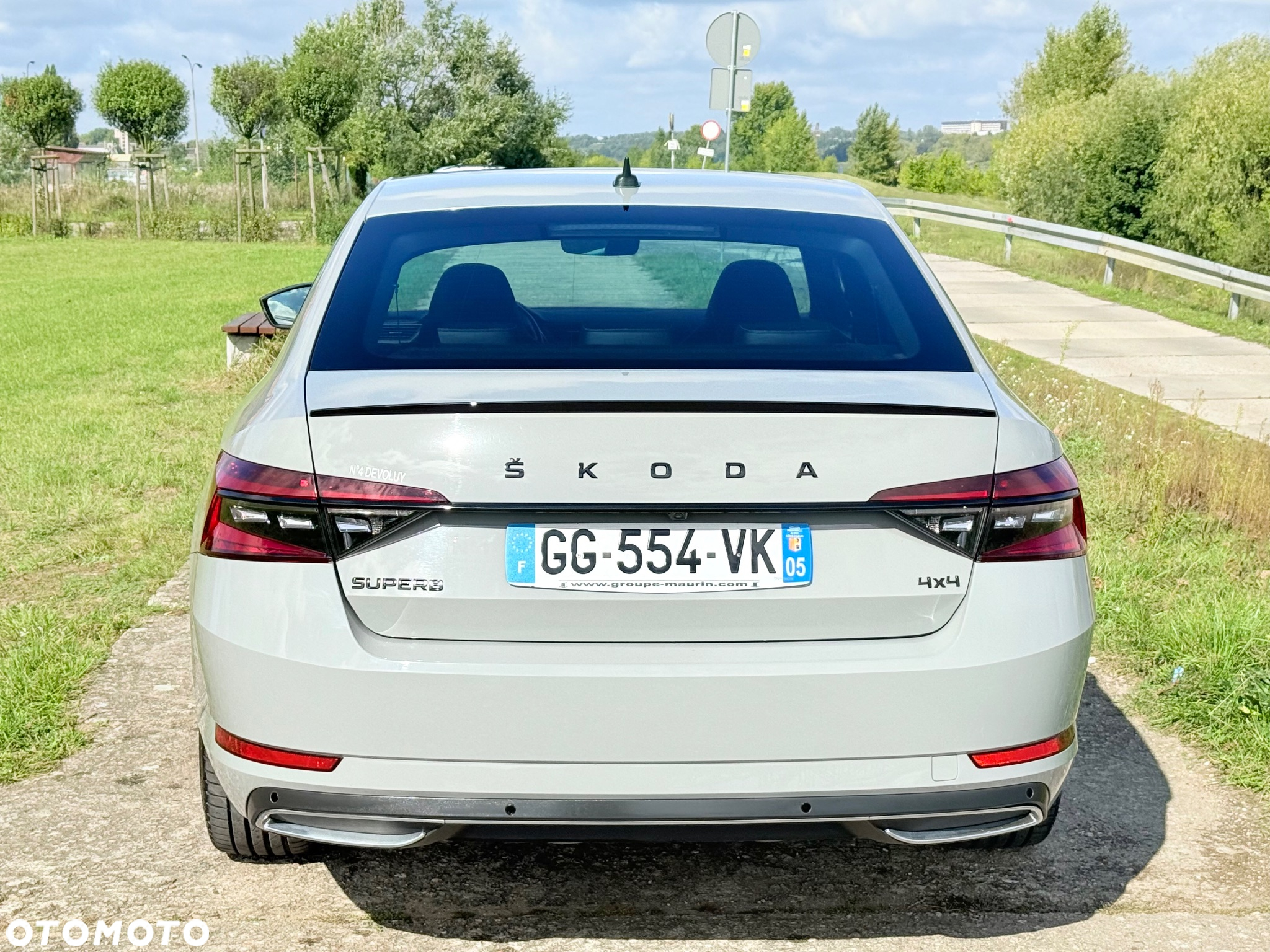 Skoda Superb 2.0 TDI 4x4 DSG Sportline - 5