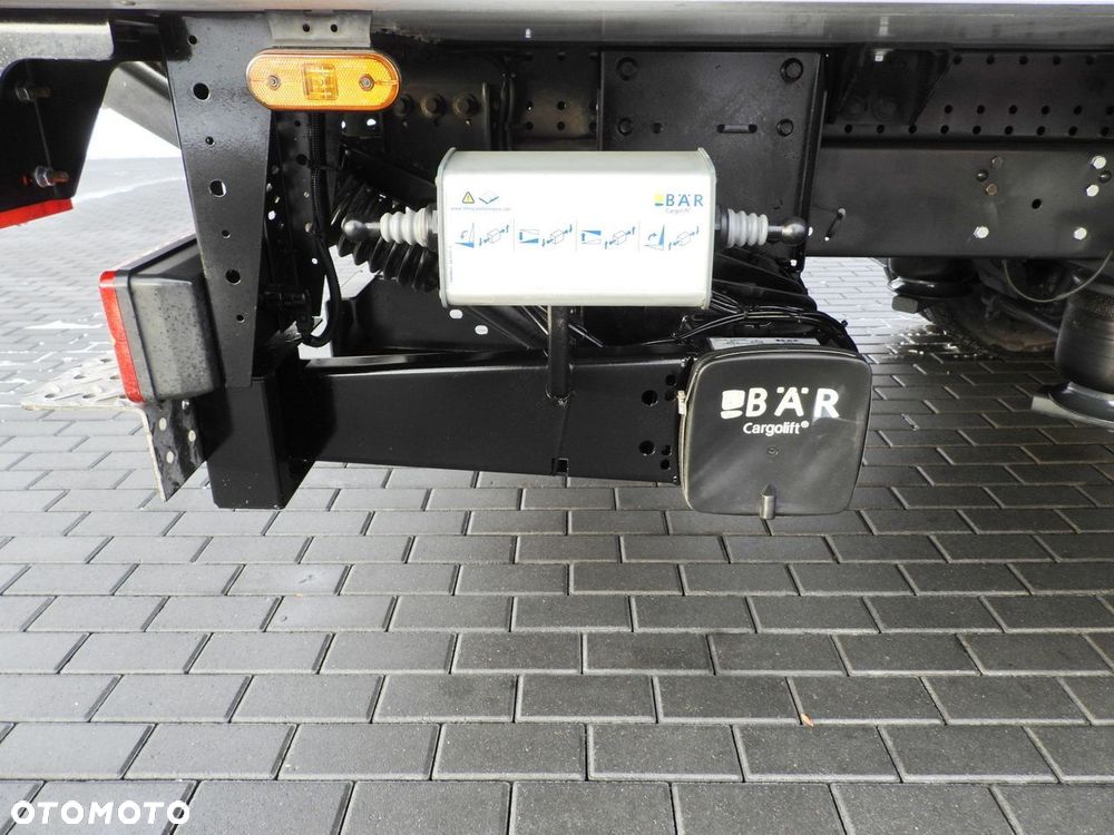 Iveco DAILY 72C18 CHŁODNIA KONTENER -10*C WINDA 9 PALET ZASILANIE 230V TEMPOMAT NAWIGACJA PNEUMATYKA AUTOMAT HI-MATIC BLIŹNIACZE KOŁA KLIMATYZACJA  180KM - 23