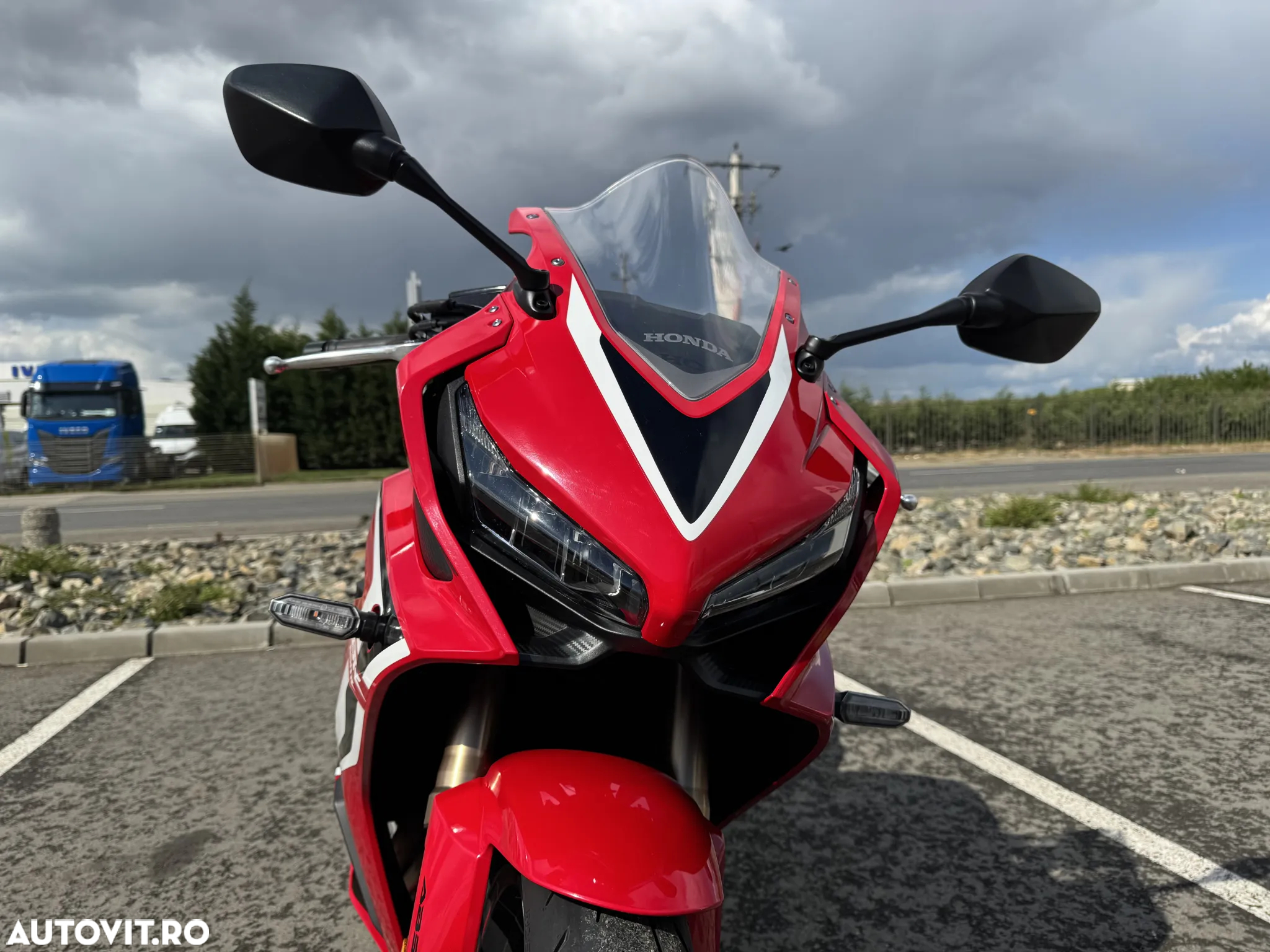 Honda CBR 650R - 27